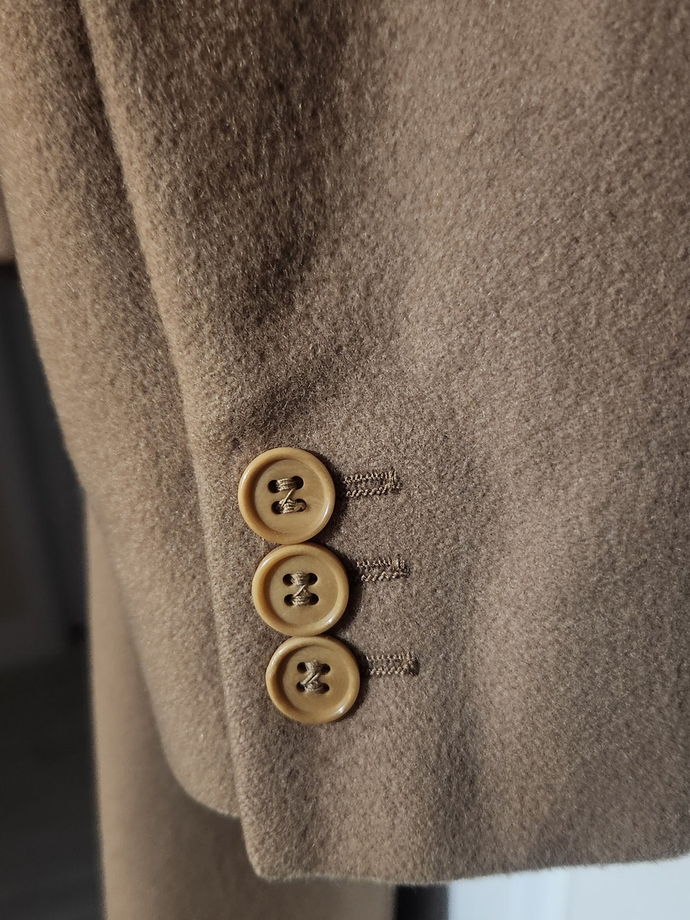 Luxury Vintage Valentino Uomo Camel Coat 100% Wool Double Breasted Italy M/L - Picture 7 of 8